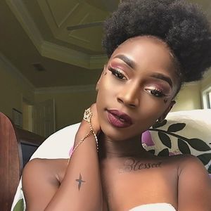 Meet your Posher, Gloria